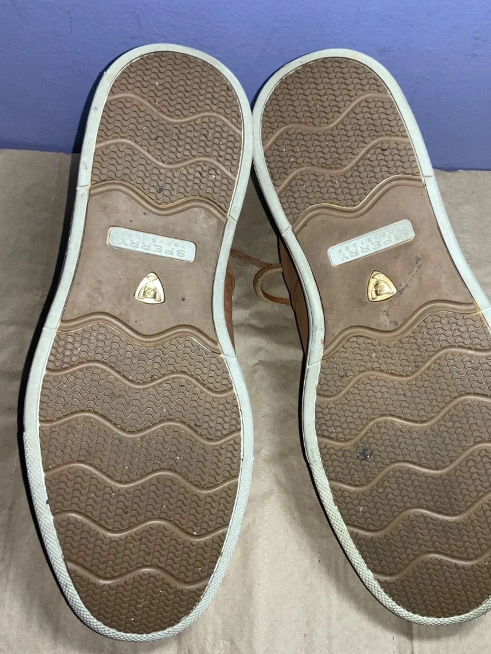 Sperry Gold Cup light brown leather low top sneakers Sz 9